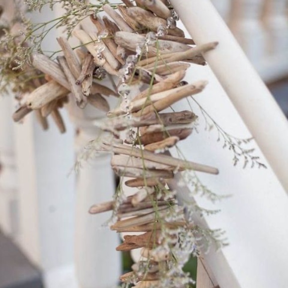 Oregon Coast Driftwood Bundle of 50 Pieces (4 Inches to 6 Inches) - Picture 7 of 14